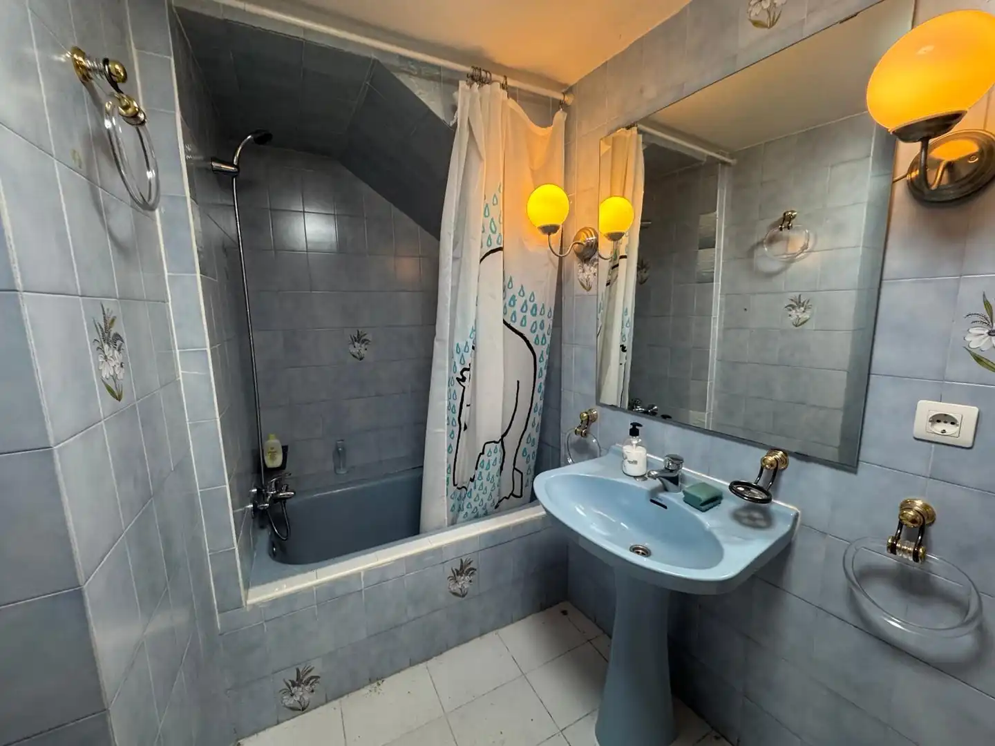 Bathroom of Houses for sale in Brea de Aragón
