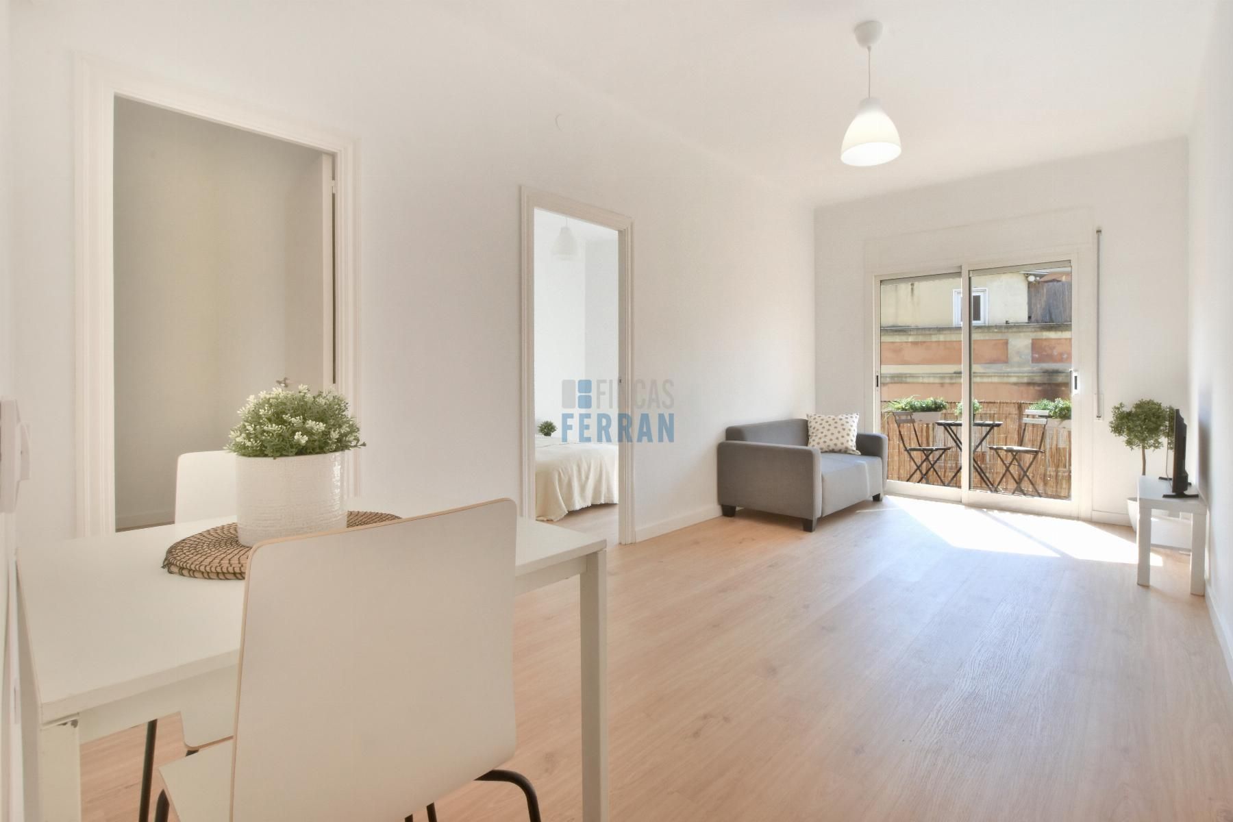 Sala d'estar de Pis en venda en  Barcelona Capital amb Parquet