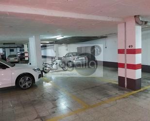 Aparcament de Pis de lloguer en  Sevilla Capital amb Aire condicionat, Terrassa i Moblat