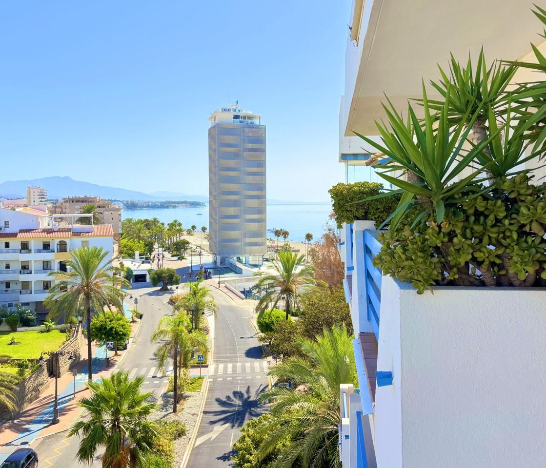 Vista exterior de Apartamento en venta en Estepona con Aire acondicionado, Calefacción y Terraza