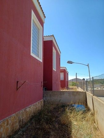 Single-family semi-detached for sale in Montur, Turís