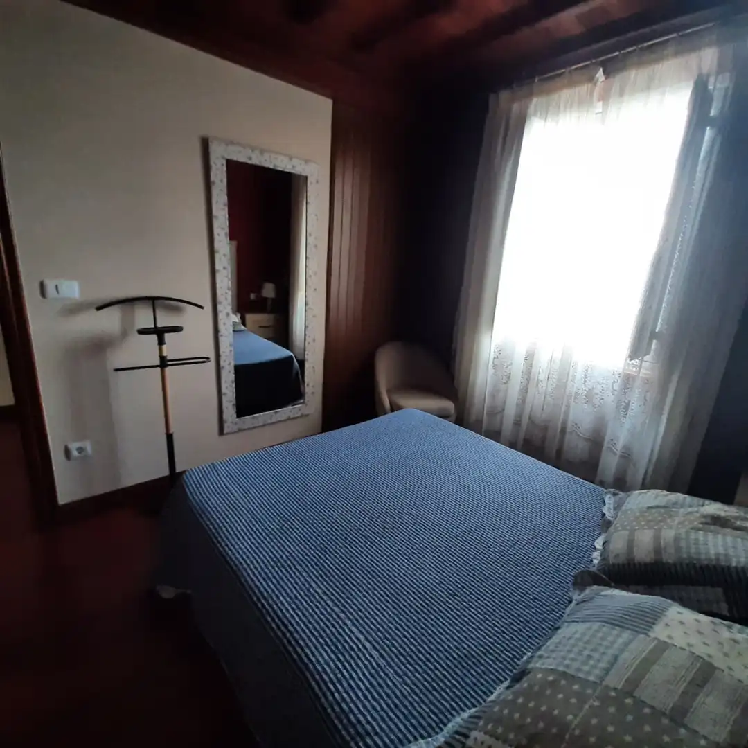 Dormitori de Casa o xalet en venda en Mañón amb Jardí privat, Parquet i Moblat