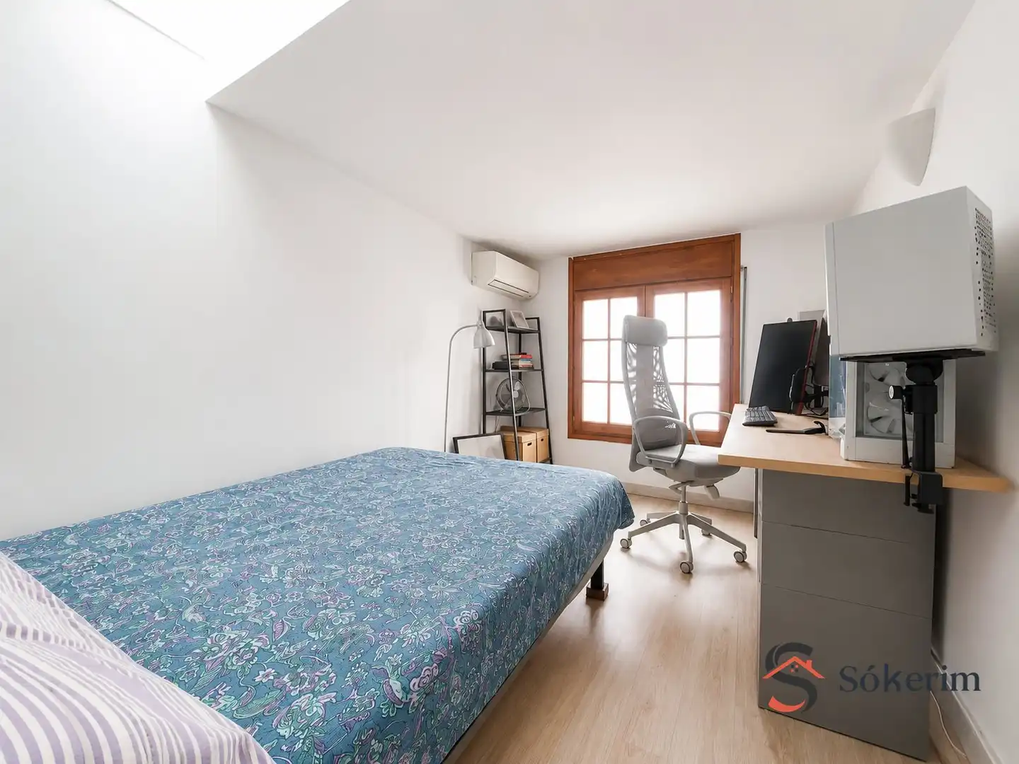 Dormitori de Casa o xalet en venda en Barcelona amb Aire condicionat, Calefacció i Terrassa