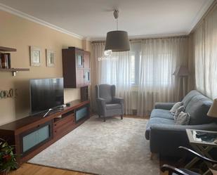 Living room of Flat for sale in Cuenca Capital  with Heating, Storage room and Swimming Pool