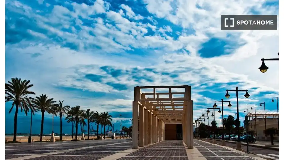 Exterior view of Flat for rent in Valencia  with Air Conditioner, Heating and Furnished