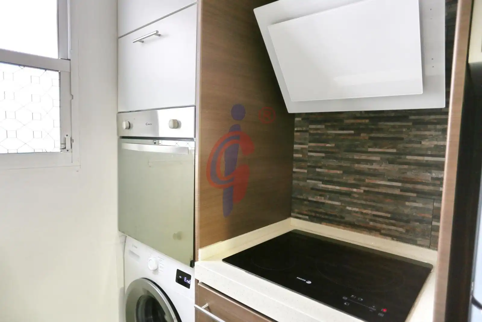 Cuina de Pis de lloguer en Guardamar del Segura amb Aire condicionat i Moblat