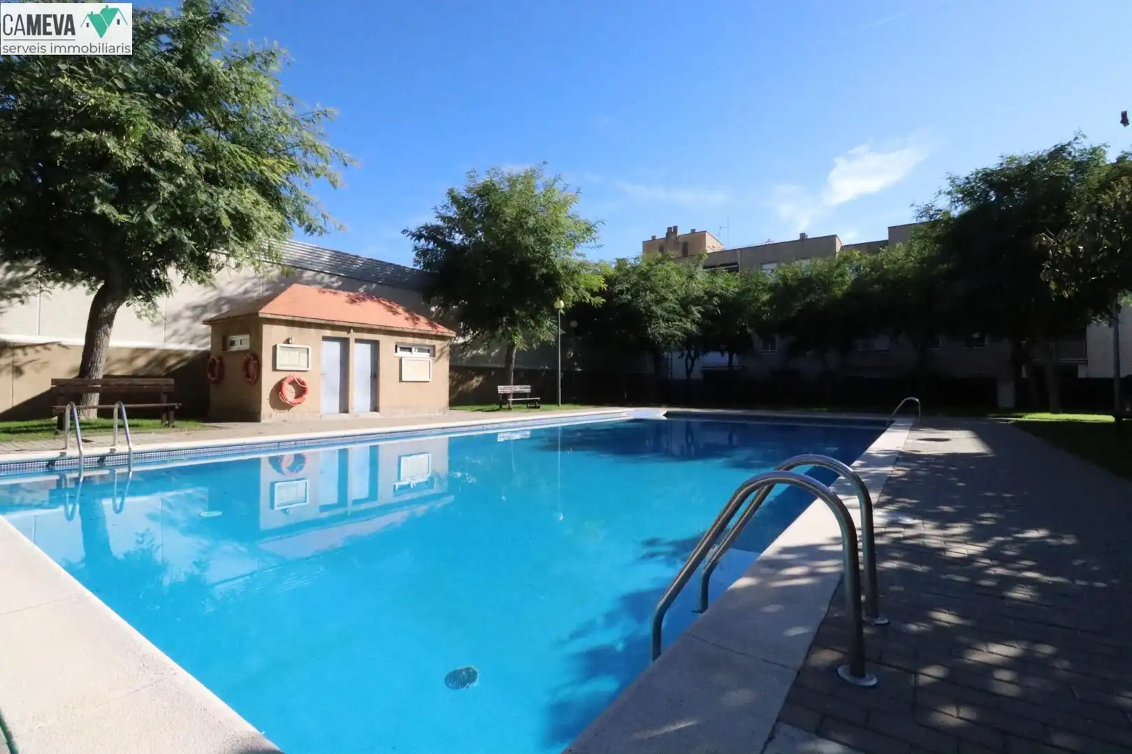 Piscina de Pis en venda en Barberà del Vallès amb Calefacció, Jardí privat i Balcó