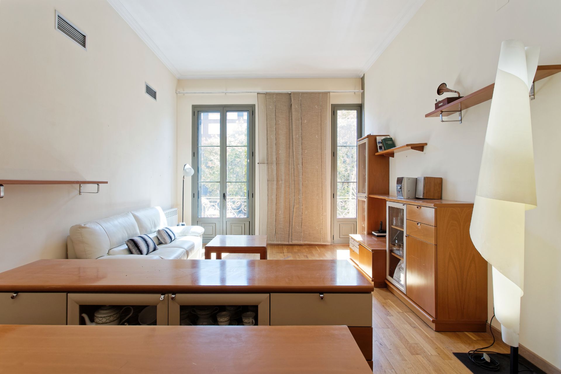 Living room of Flat for sale in  Barcelona Capital  with Air Conditioner, Heating and Parquet flooring