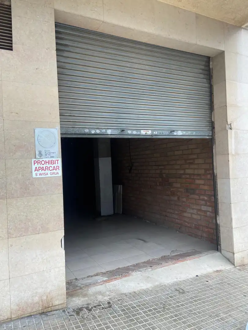Business premises for sale in Carrer de Ramon Sala i Saçala, imagen 3