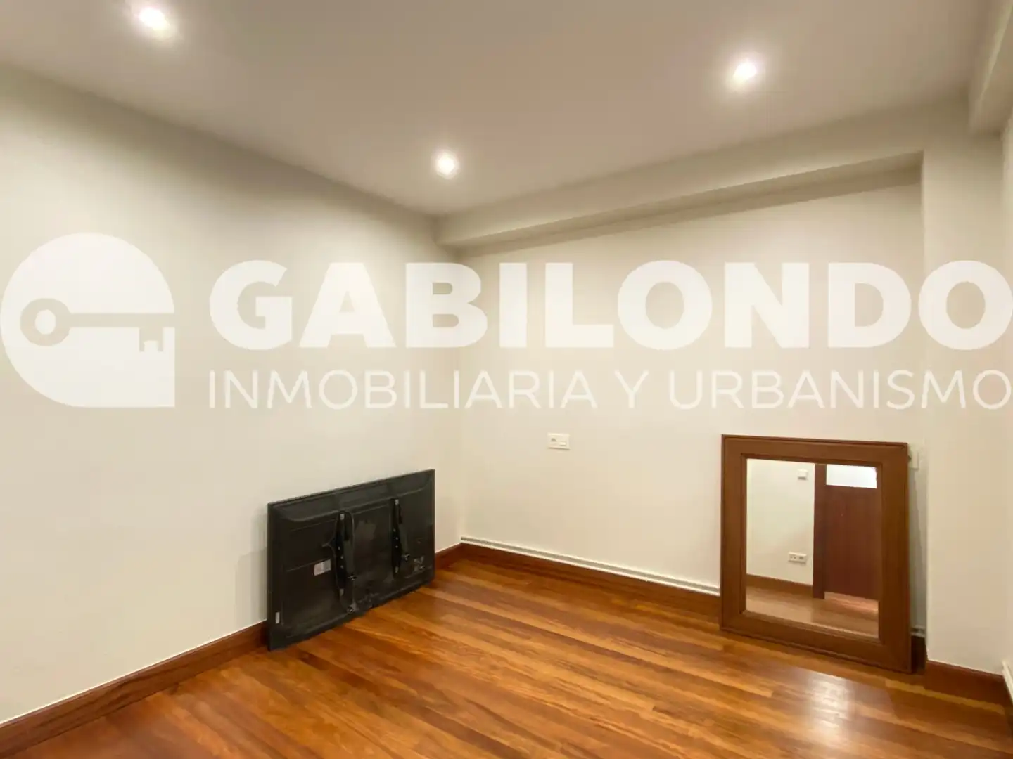 Sala de estar de Piso en venta en Elgoibar con Calefacción, Parquet y Trastero