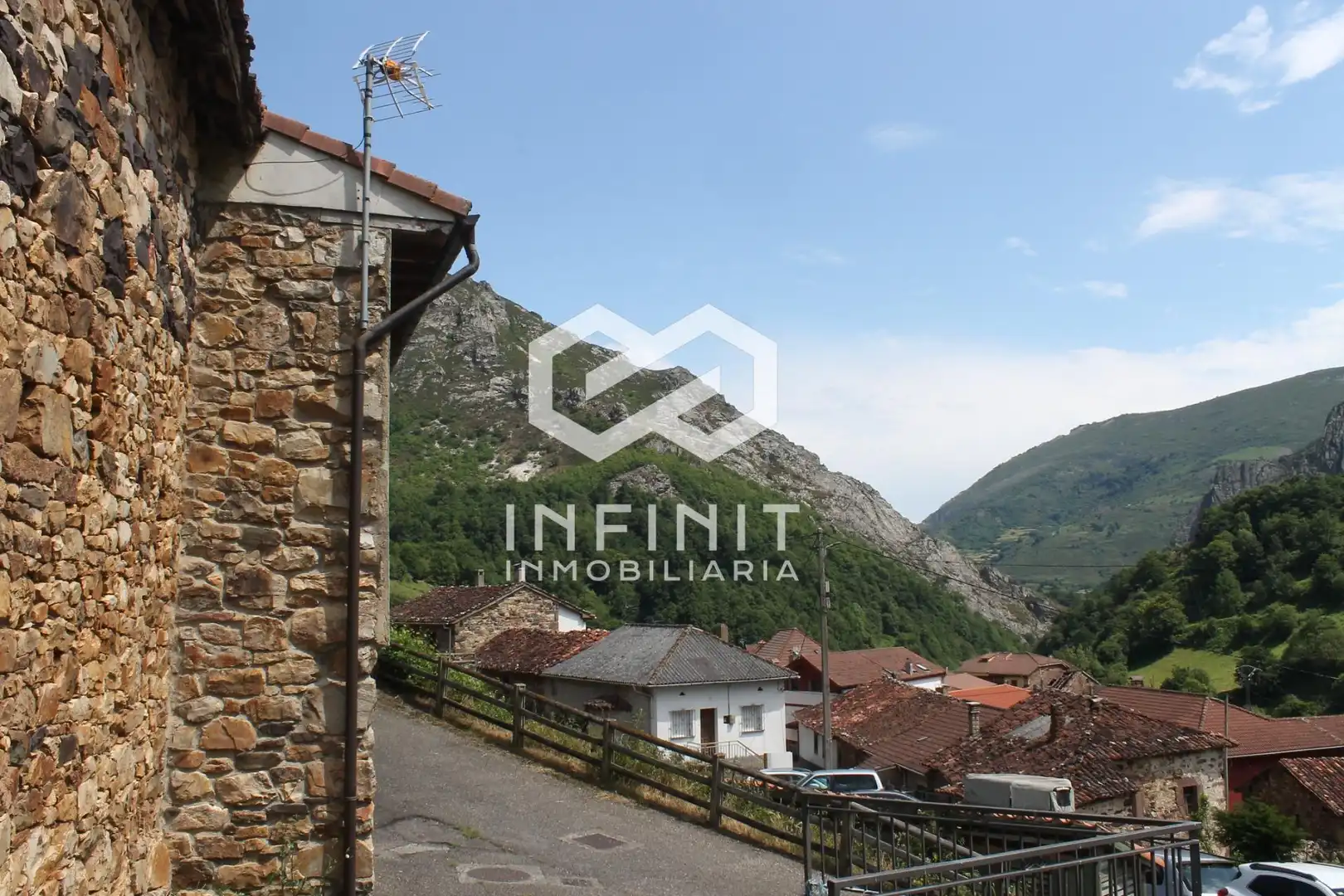 Vista exterior de Casa o chalet en venta en Somiedo con Calefacción, Jardín privado y Trastero