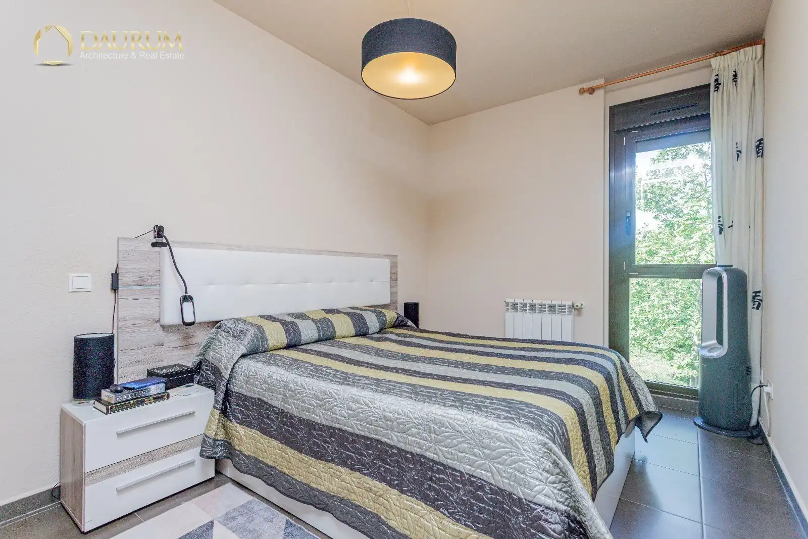 Habitación de Casa adosada en venta en Meco con Aire acondicionado, Calefacción y Jardín privado