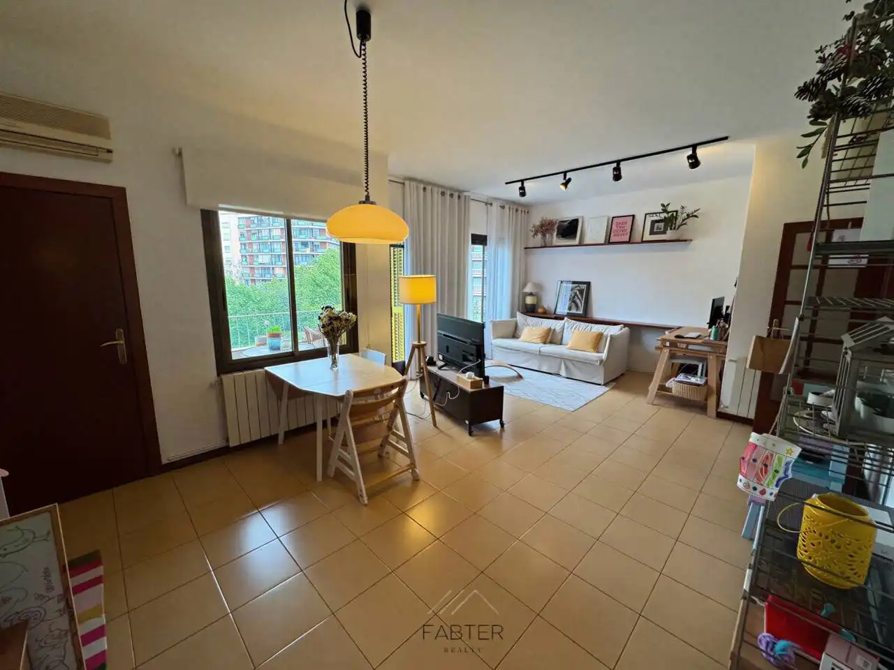 Living room of Flat for sale in Barcelona  with Air Conditioner, Heating and Terrace
