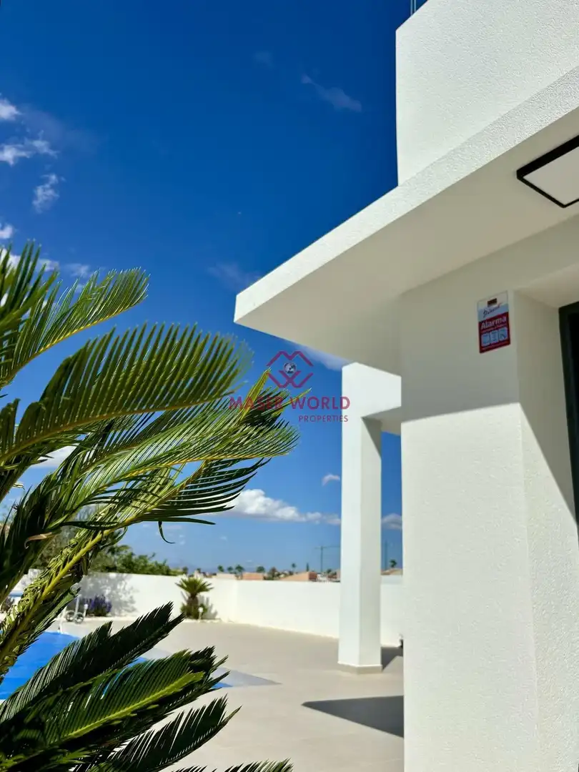 Chalet con piscina en venta en Benijófar, imagen 5