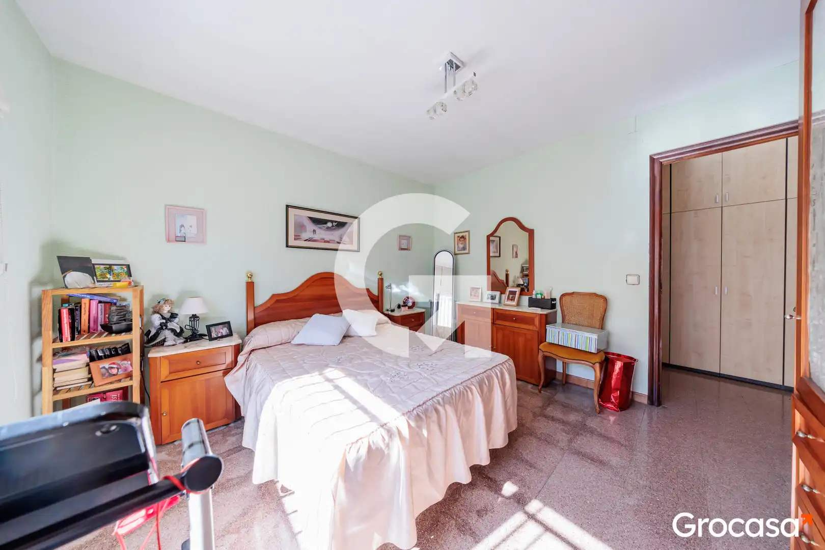 Dormitori de Casa o xalet en venda en Terrassa amb Aire condicionat, Calefacció i Jardí privat
