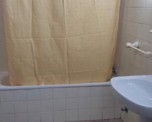 Bathroom of Flat to rent in  Sevilla Capital