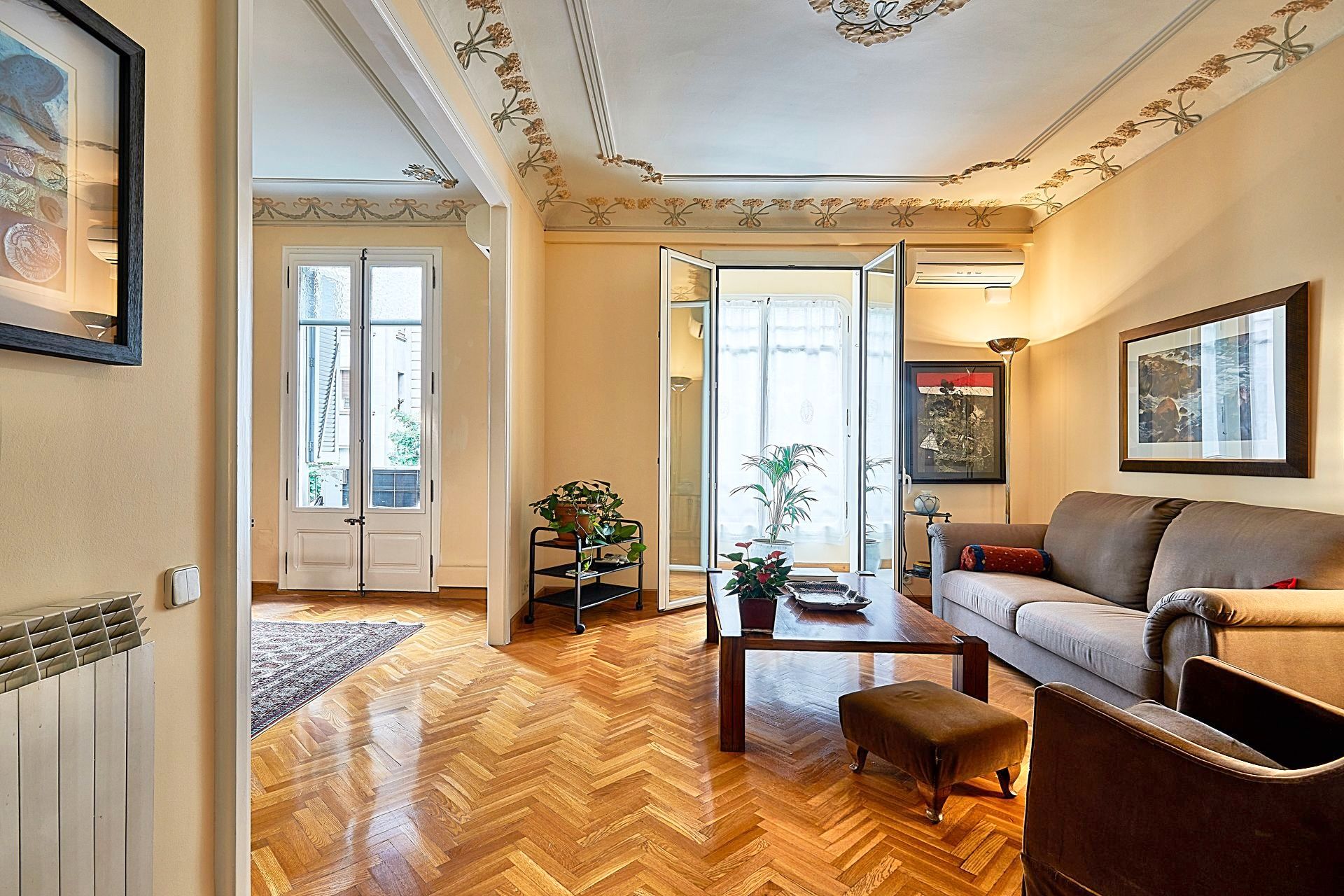 Sala d'estar de Pis de lloguer en  Barcelona Capital amb Aire condicionat, Calefacció i Parquet