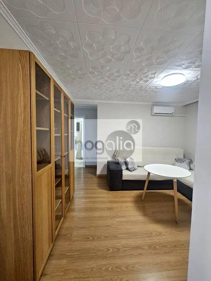 Bedroom of Flat for rent in Sevilla  with Air Conditioner, Terrace and Furnished