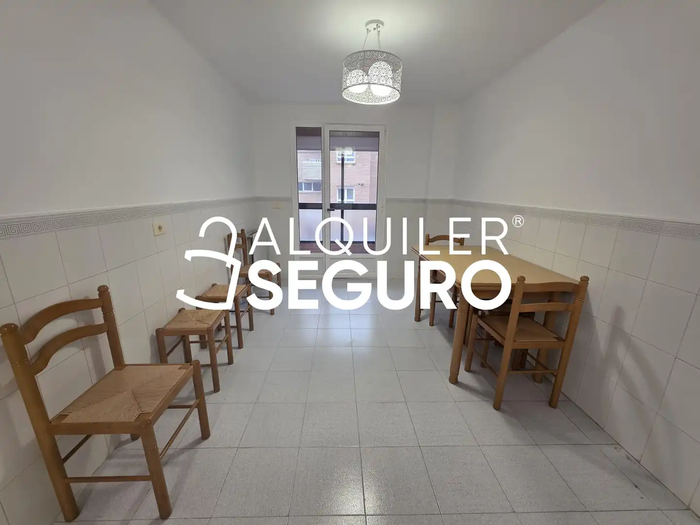 Menjador de Pis de lloguer en Burgos amb Calefacció, Terrassa i Moblat