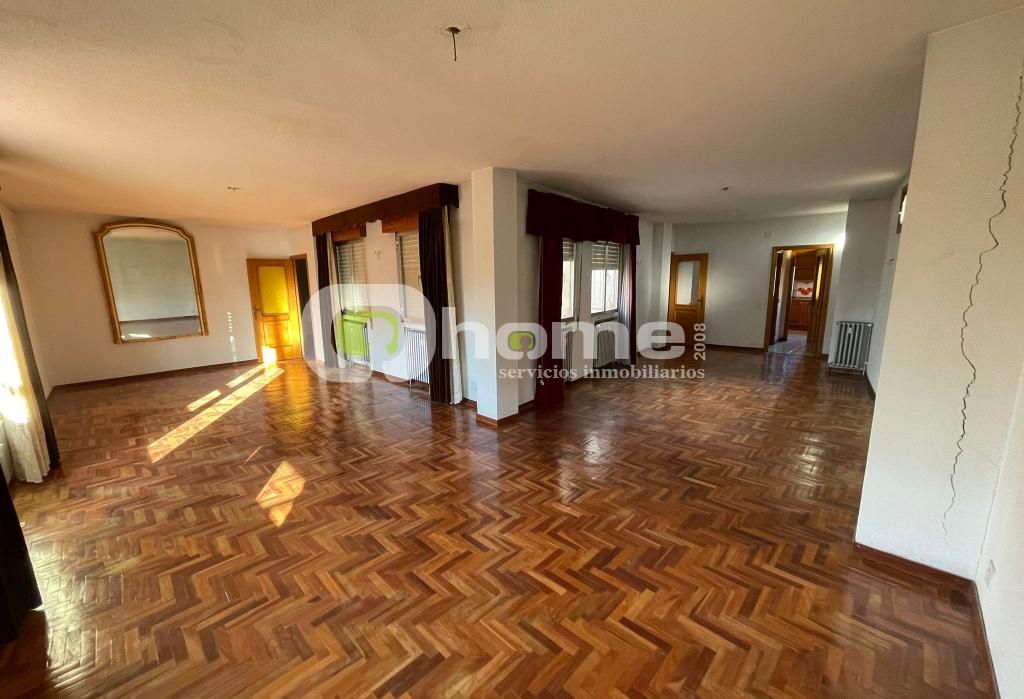 Sala d'estar de Àtic de lloguer en Zamora Capital  amb Calefacció i Terrassa