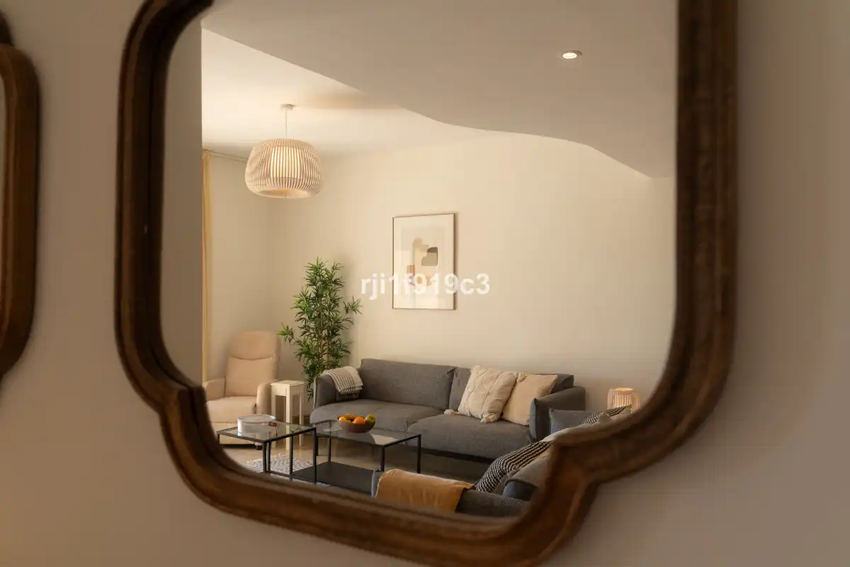 Sala d'estar de Pis en venda en Marbella amb Aire condicionat, Terrassa i Traster