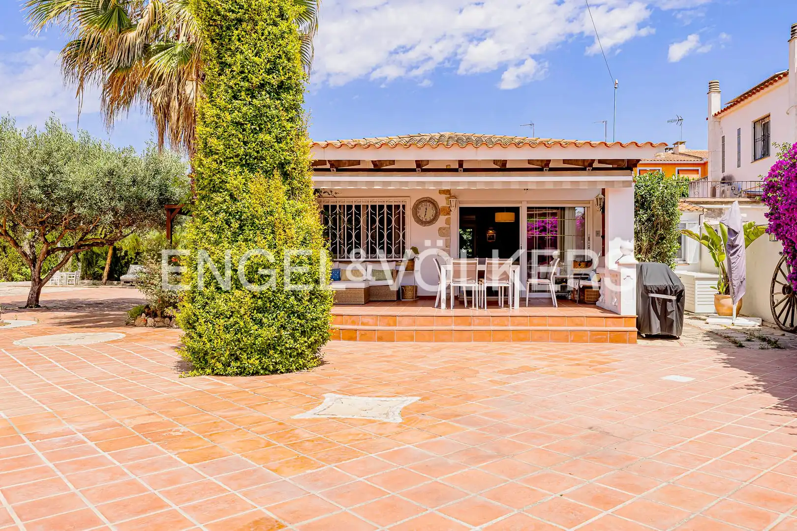Vista exterior de Casa o xalet en venda en Torredembarra amb Aire condicionat, Calefacció i Jardí privat