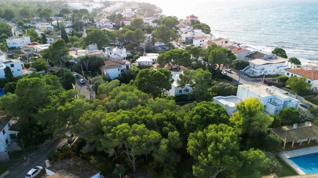 Terreno residencial en Venta en Carrer LLORENÇ RIBER en Son Verí