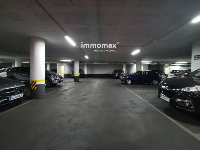 Garaje en Alquiler en Jose Agustín Goytisolo en Eixample