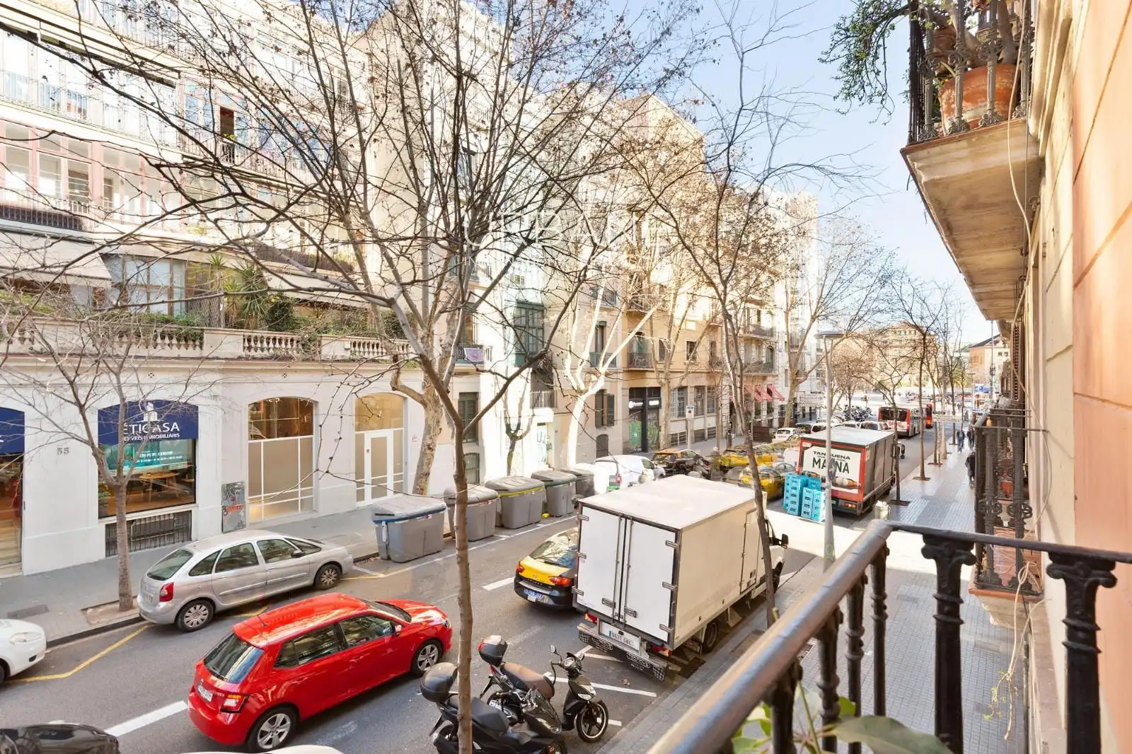 Vista exterior de Pis de lloguer en Barcelona amb Parquet, Forn i Rentadora