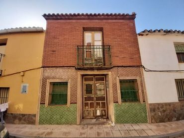 Terraced house for sale in Calle Calvario 48