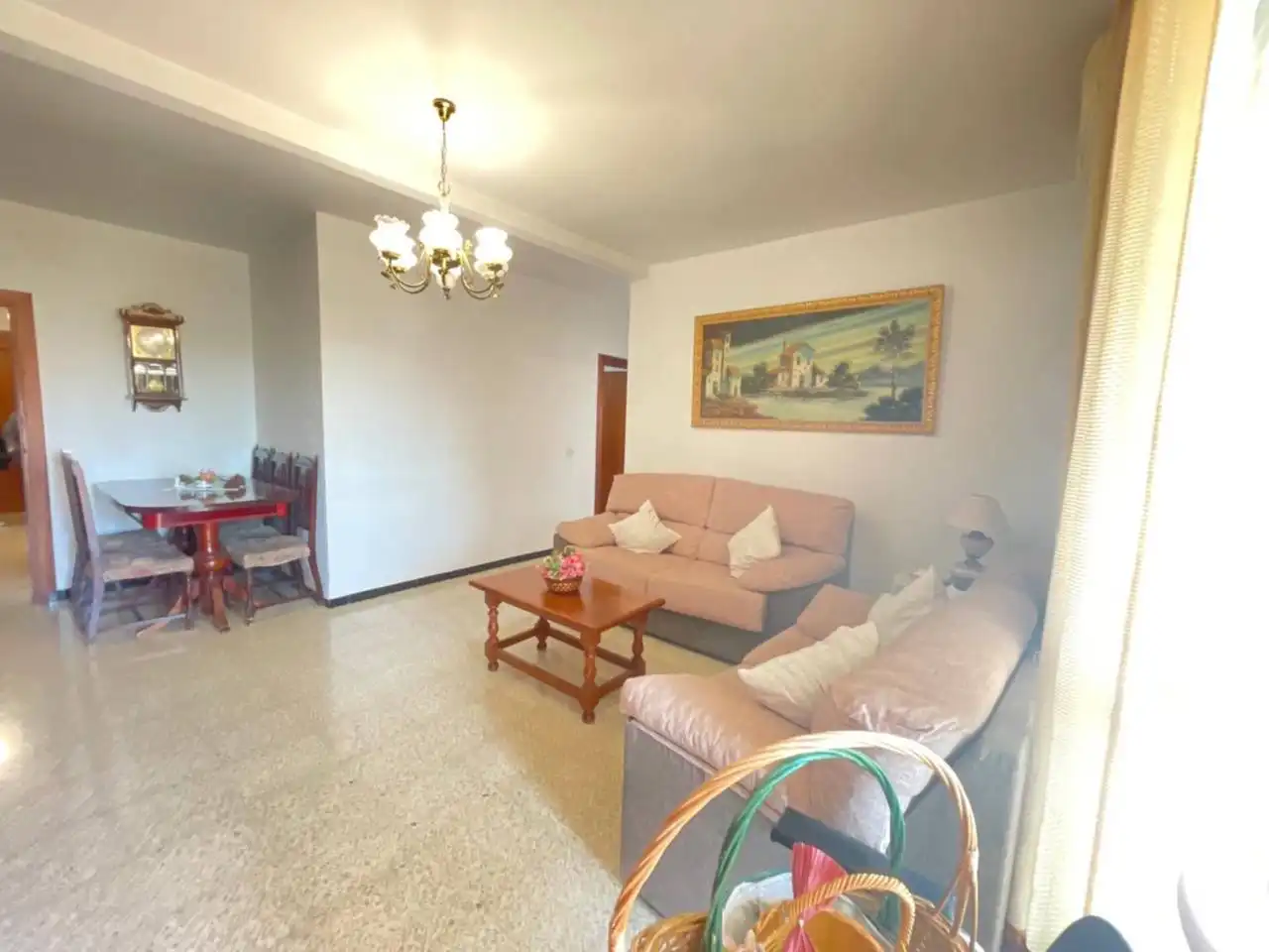 Sala d'estar de Pis en venda en Estepona amb Aire condicionat, Terrassa i Moblat