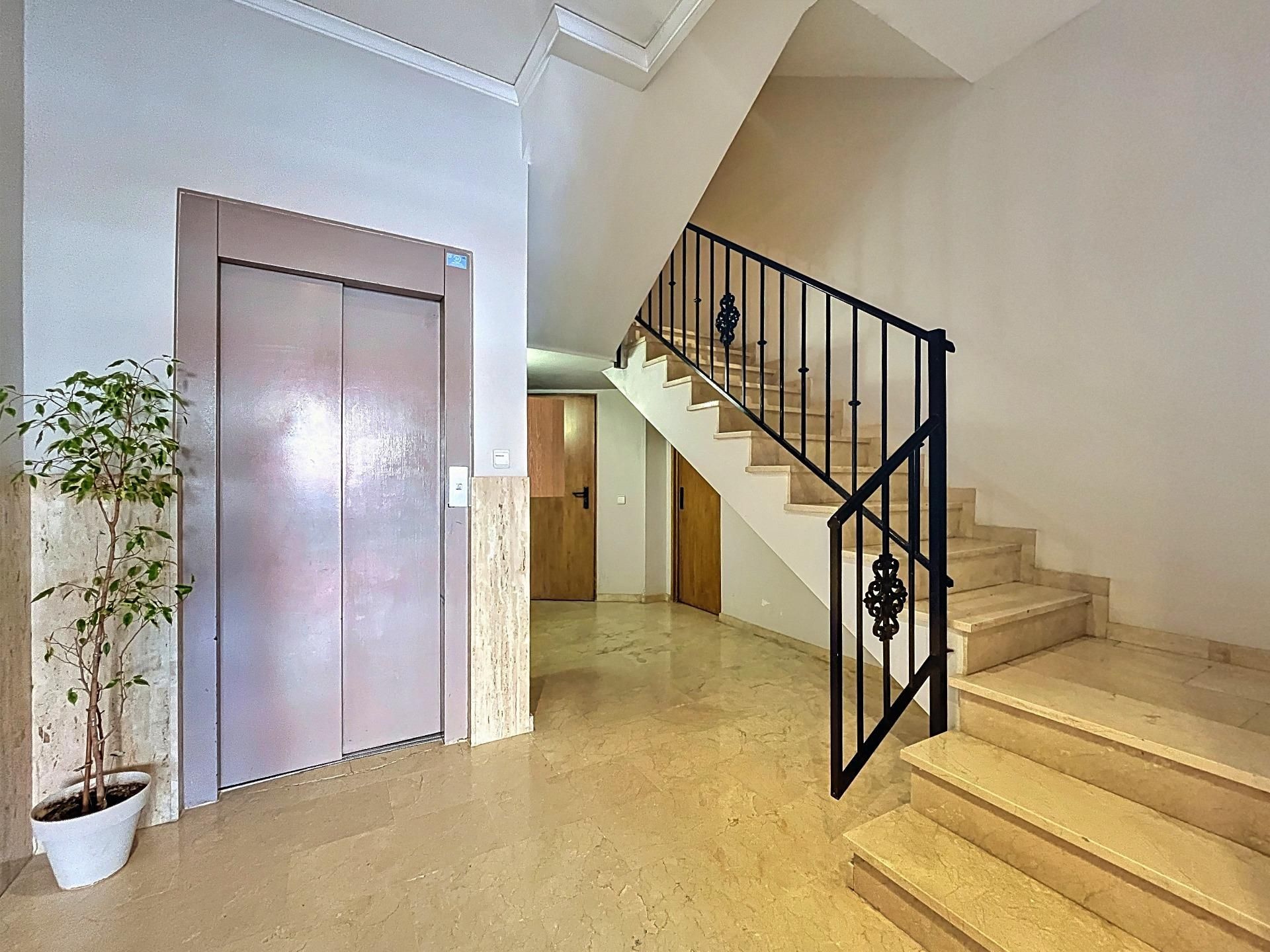 Flat for sale in Algemesí  with Air Conditioner, Heating and Terrace