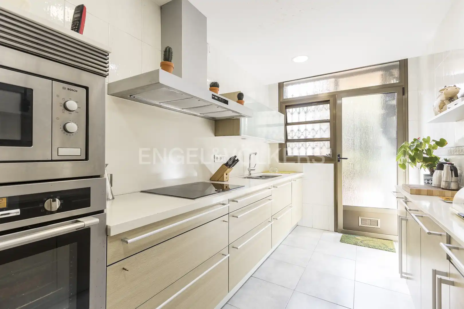Cocina de Casa o chalet en venta en Barcelona con Calefacción, Jardín privado y Terraza