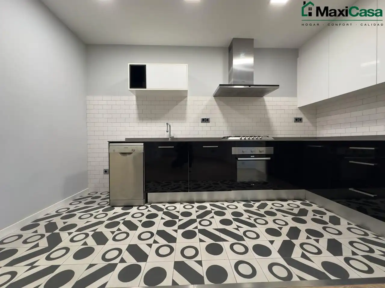 Appartamento con balcone in vendita a calle de la Duquessa d'Orleans, imagen 4