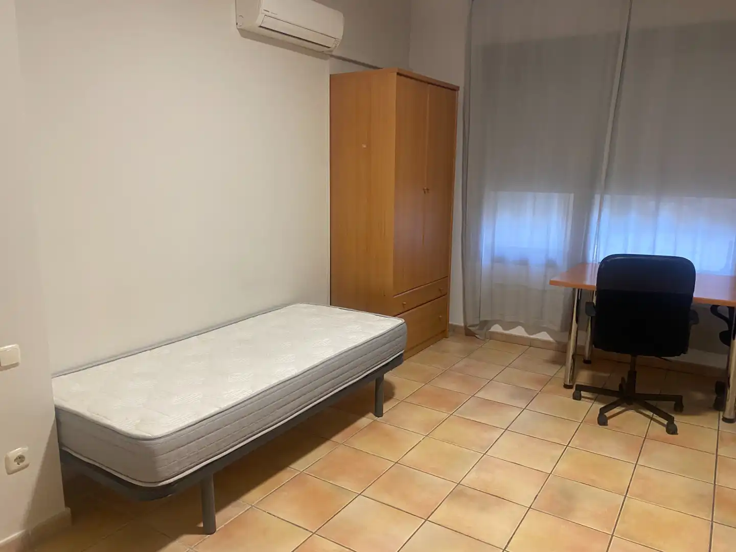 Study for rent in Plaza Fueros de Aragón, Casco Antiguo