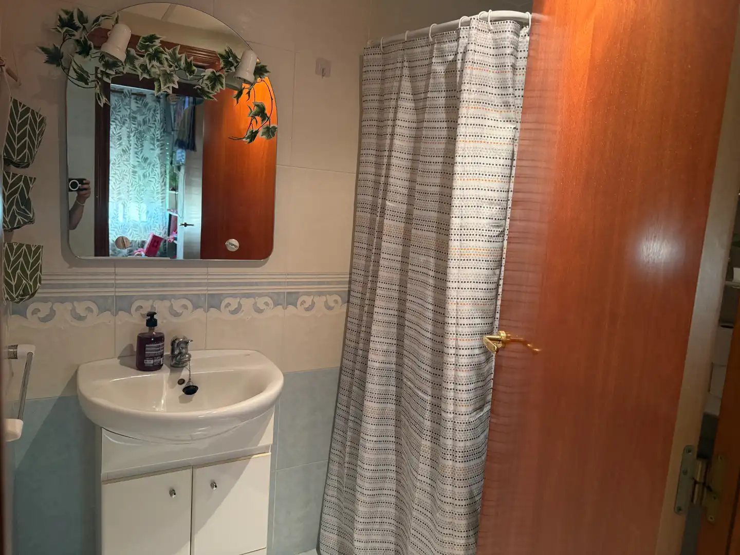 Bathroom of Flat for sale in Reus  with Air Conditioner, Furnished and Oven