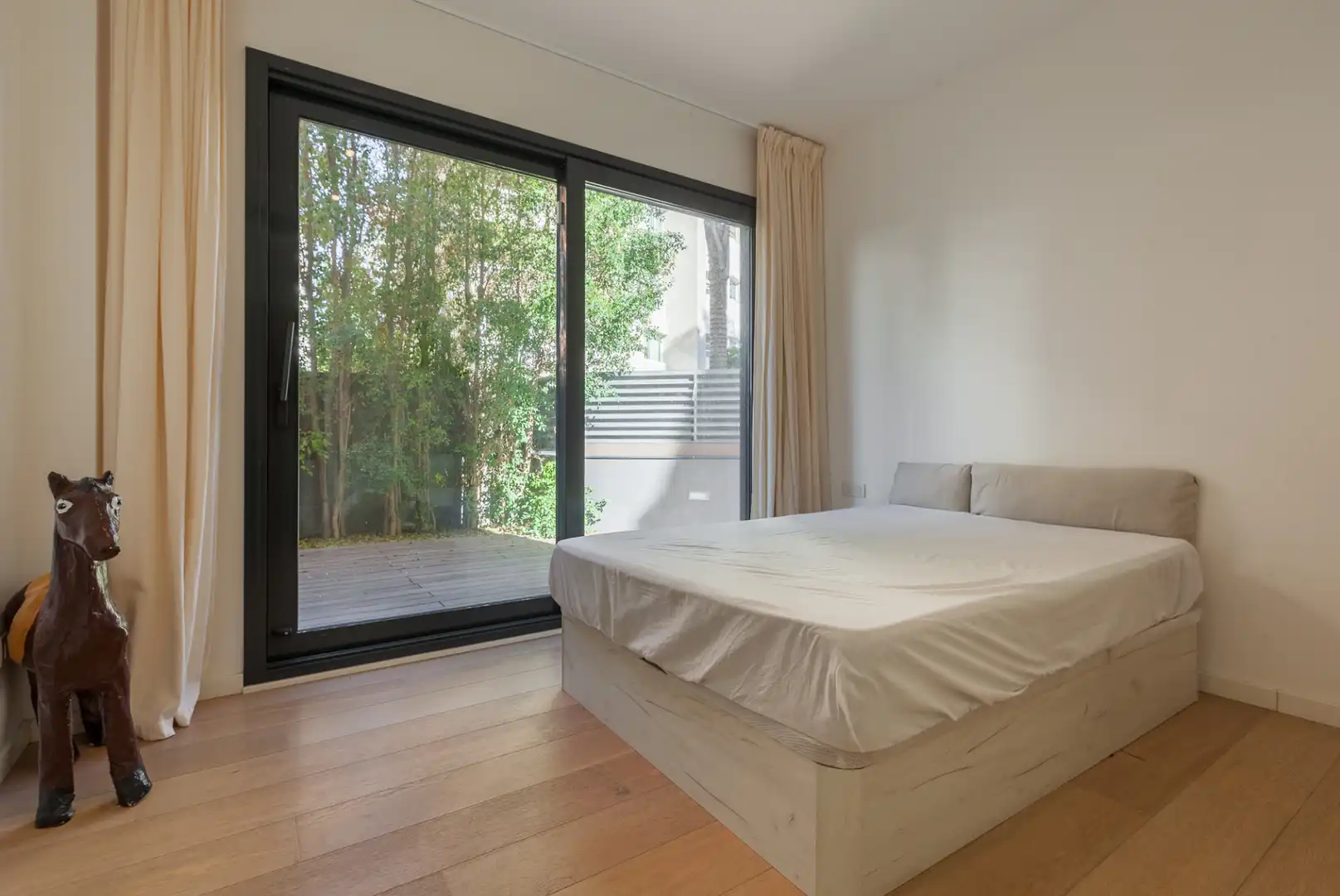 Erdgeschosswohnung mit Garten zur Miete in Carrer de Dalmases, imagen 9