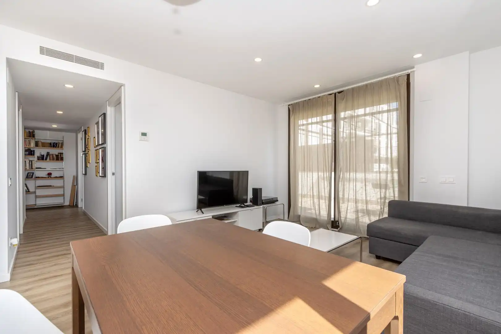 Living room of Flat for sale in Sabadell  with Heating, Terrace and Community pool