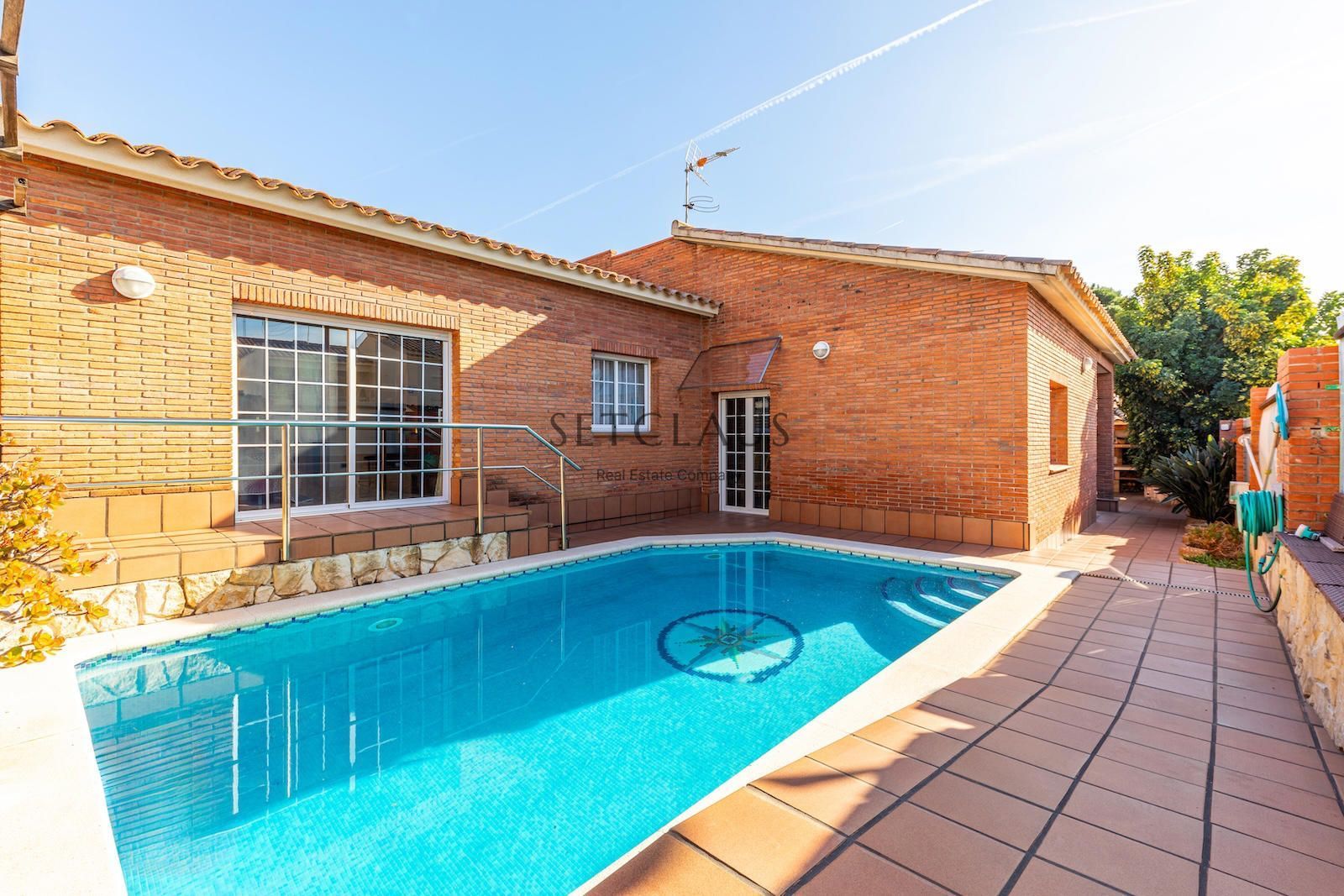 Piscina de Casa o xalet en venda en Premià de Mar amb Aire condicionat, Calefacció i Jardí privat