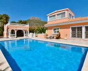 Vista exterior de Casa o xalet en venda en Calpe / Calp amb Aire condicionat, Calefacció i Jardí privat