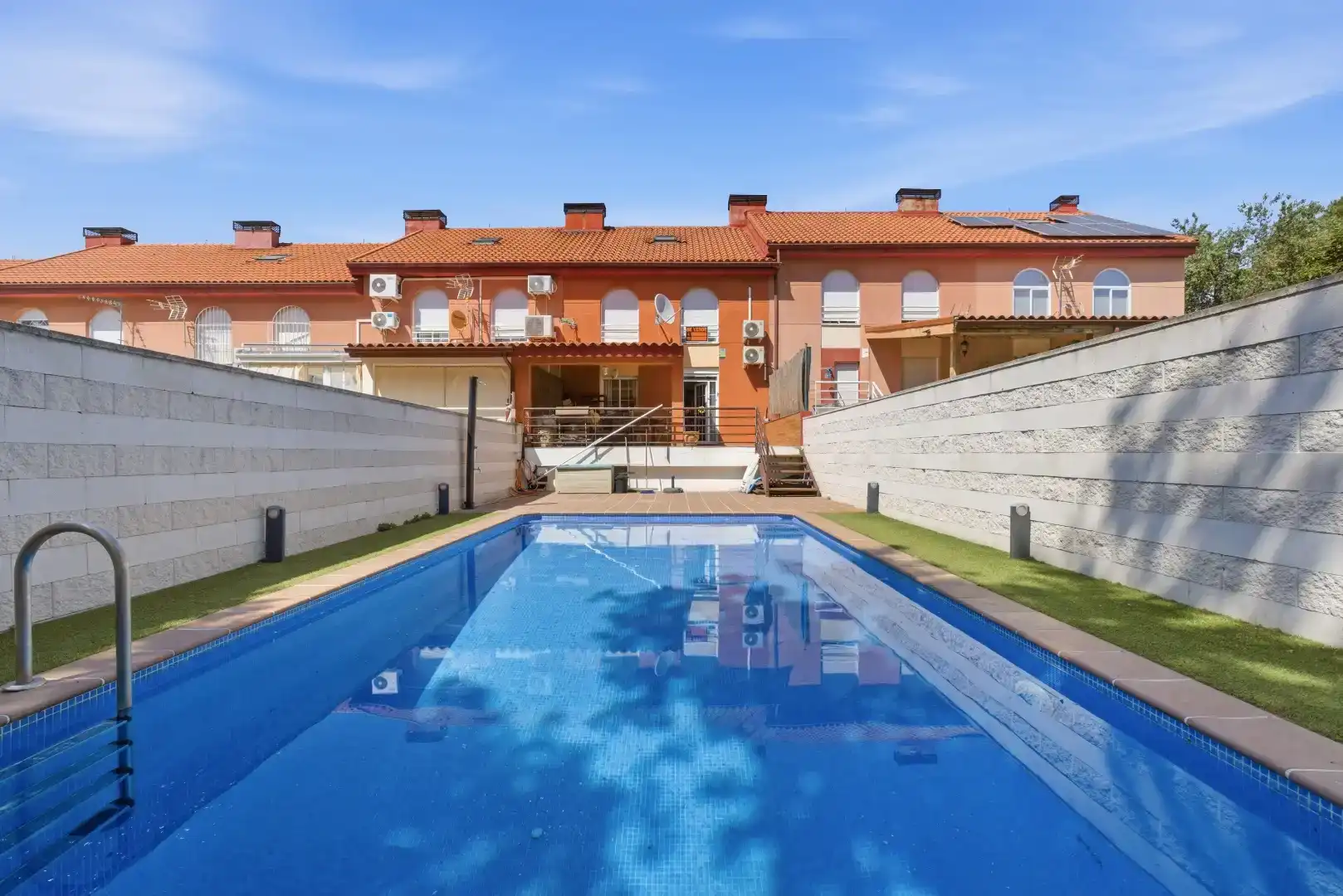 Piscina de Casa o xalet en venda en Fuente El Saz de Jarama amb Aire condicionat, Calefacció i Jardí privat