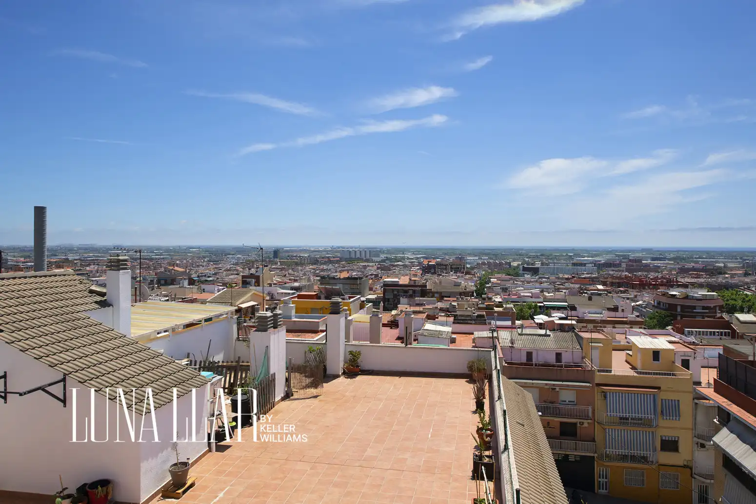 Vista exterior de Ático en venta en Viladecans con Aire acondicionado, Calefacción y Terraza