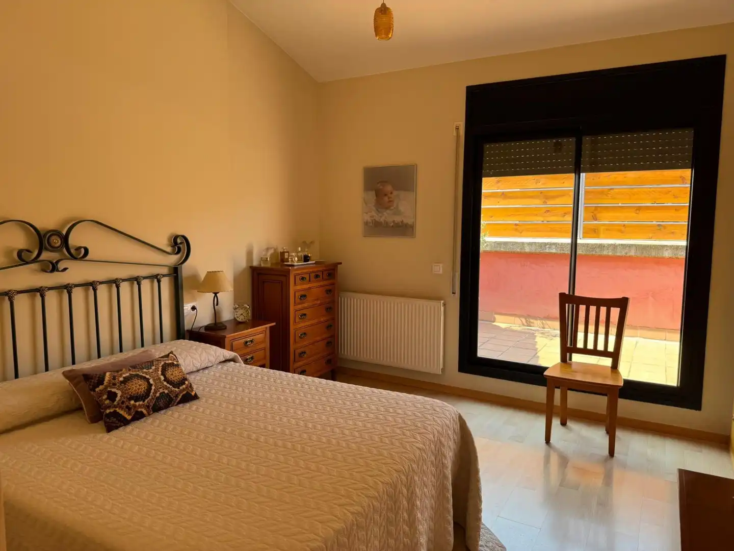 Bedroom of Flat for sale in Figueres