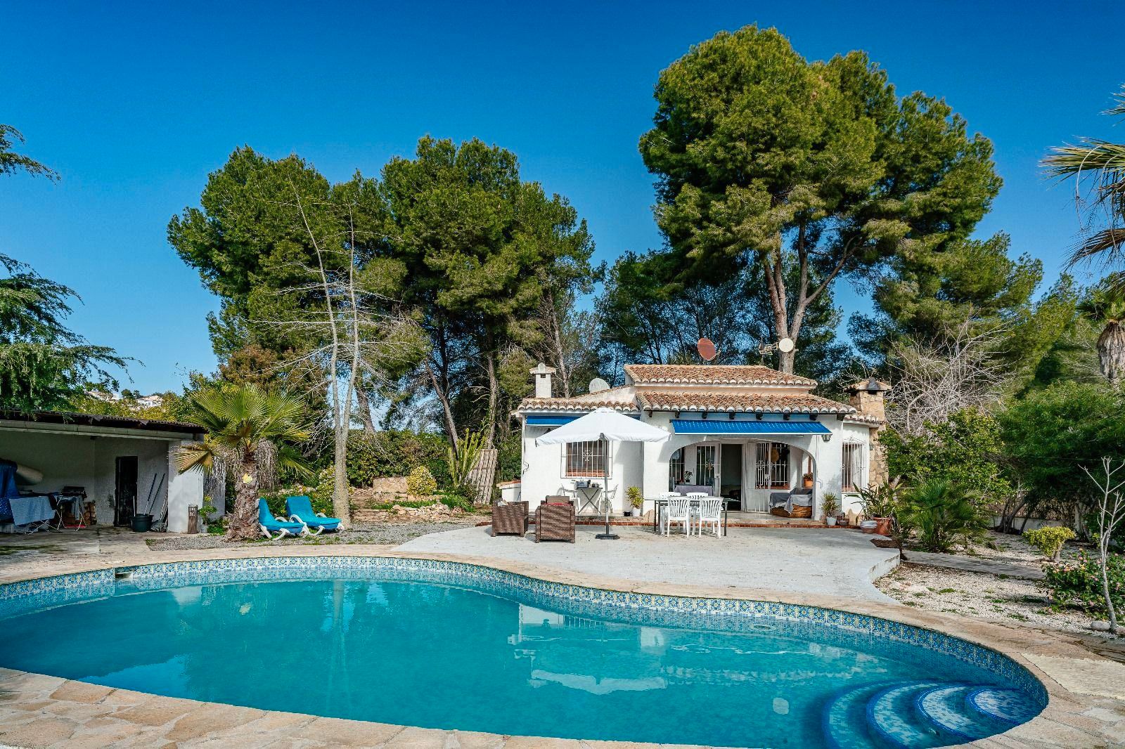 Swimming pool of Country house for sale in Moraira  with Air Conditioner, Heating and Private garden