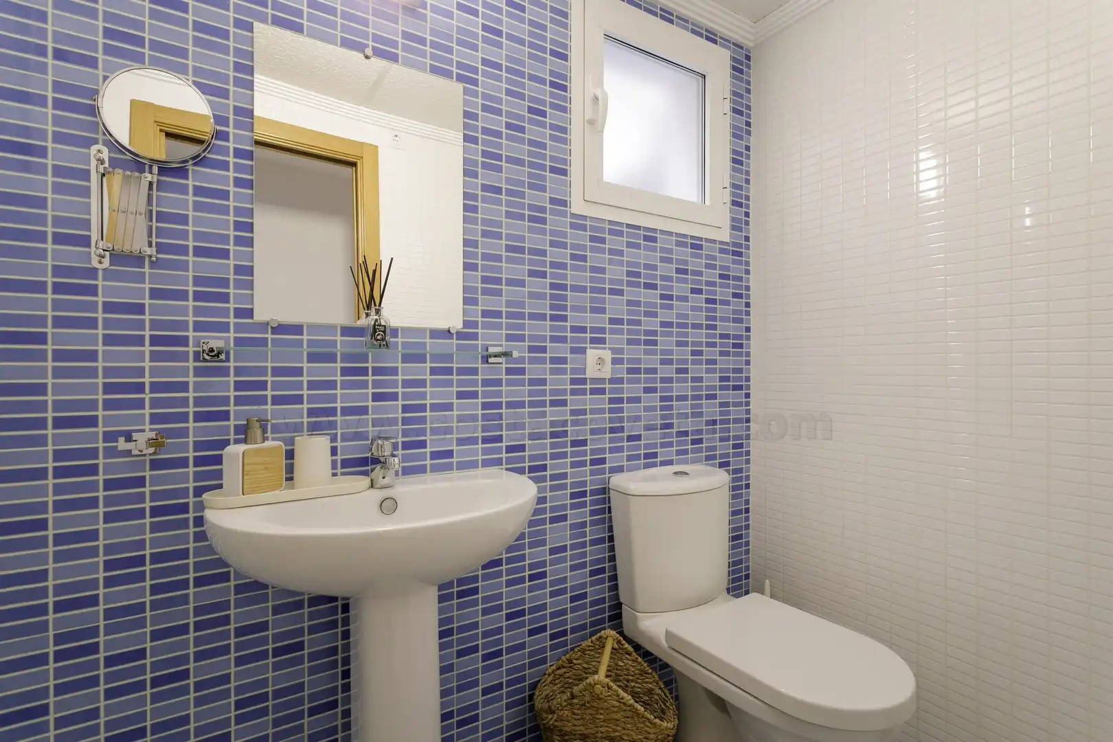 Bathroom of Apartments for sale in El Campello  with Air Conditioner, Terrace and Furnished