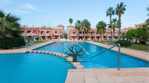 BUSCAS PRIMERA LÍNEA EN RESIDENCIAL CON PISCINA?