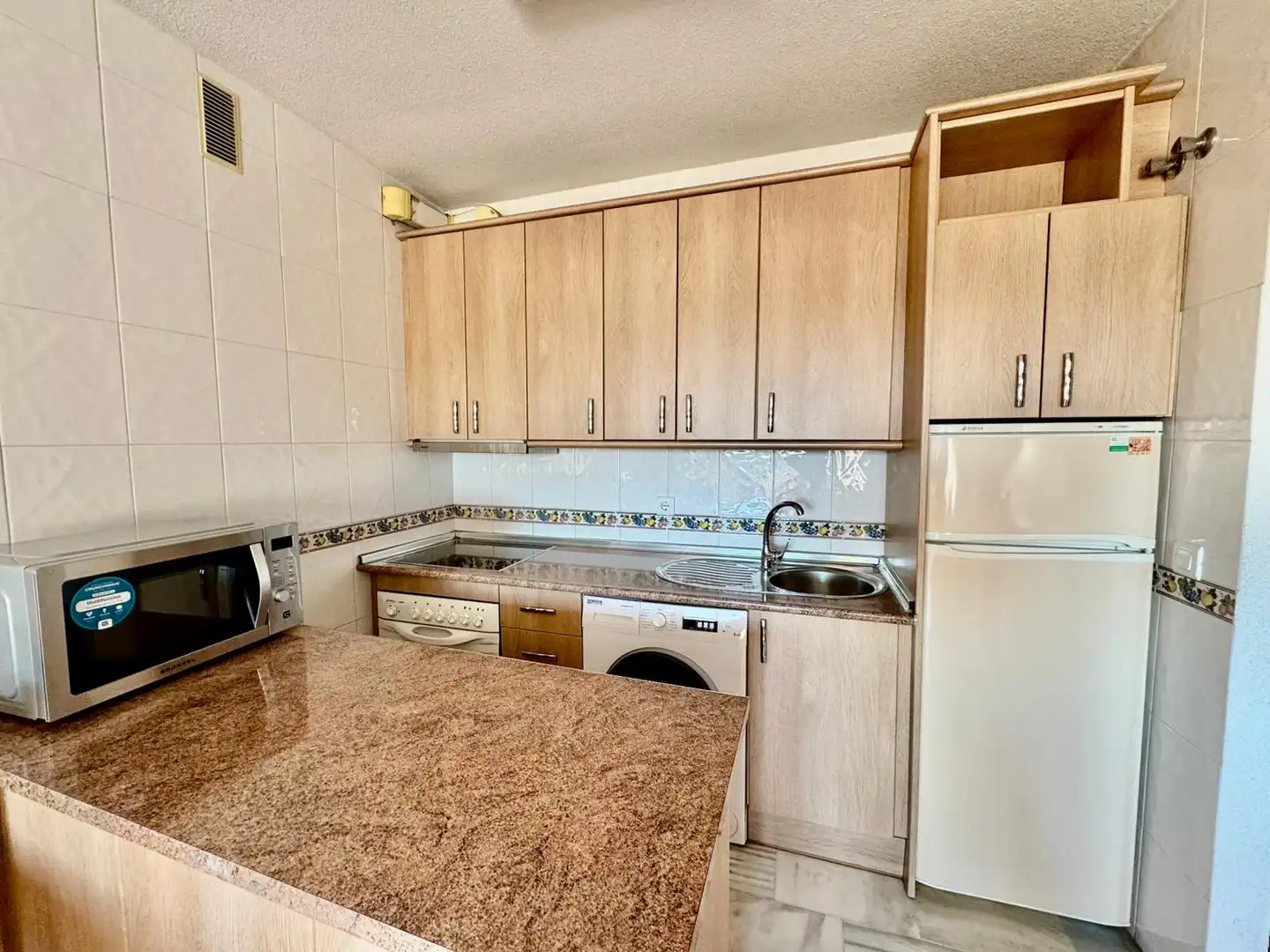 Cocina de Piso en venta en Fuengirola con Terraza, Amueblado y Horno