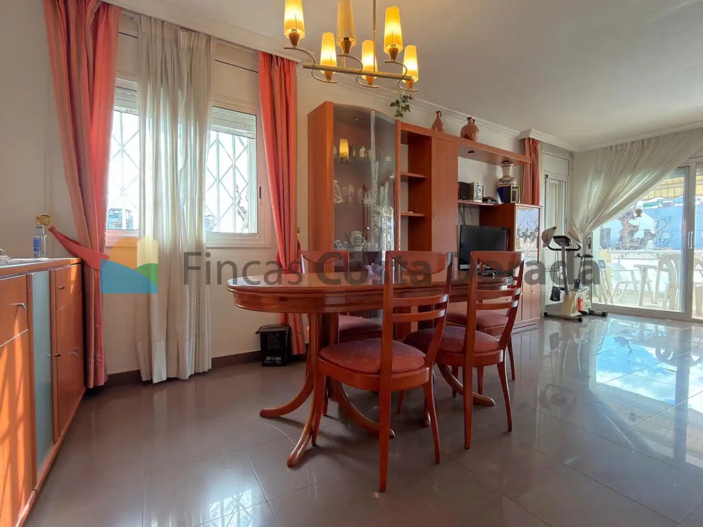 Comedor de Planta baja en venta en Cubelles con Aire acondicionado, Calefacción y Jardín privado
