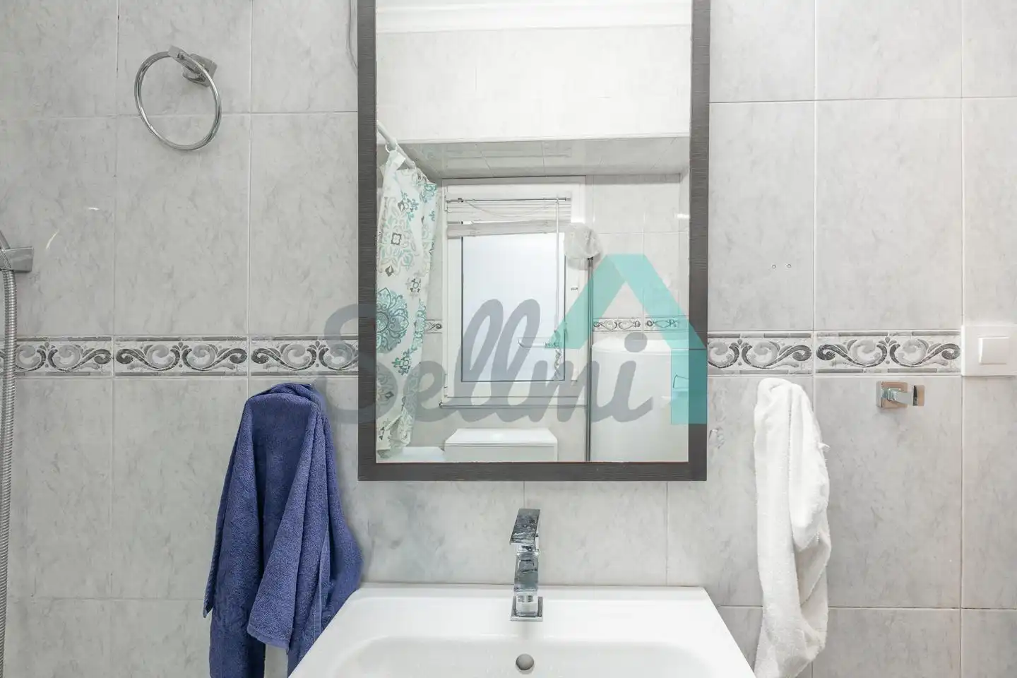 Baño de Piso de alquiler en Avilés con Calefacción y Amueblado