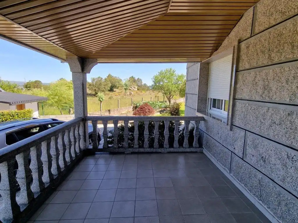 Terraza de Casa o chalet en venta en Ourense Capital  con Calefacción, Jardín privado y Parquet